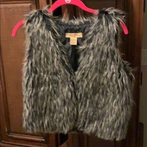 Fake fur vest